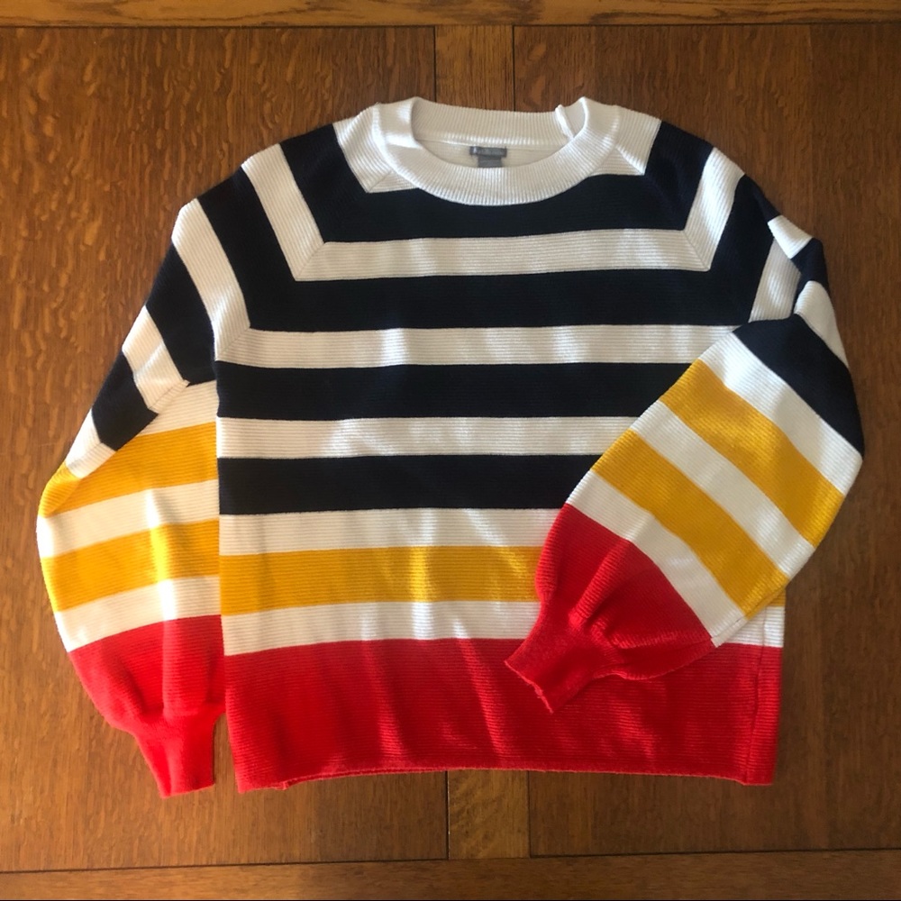 Ballooned sleeved sweater